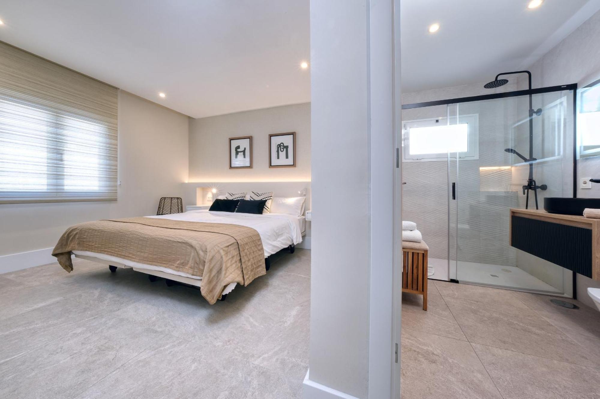 Casa de vacances La Joya Suites- Near The